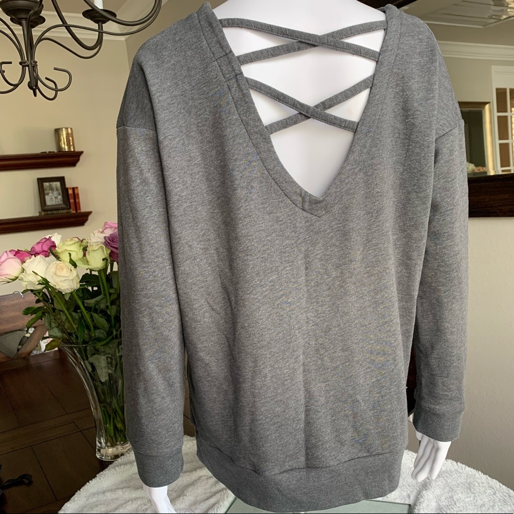 GapFit Long Sleeve Pullover Top